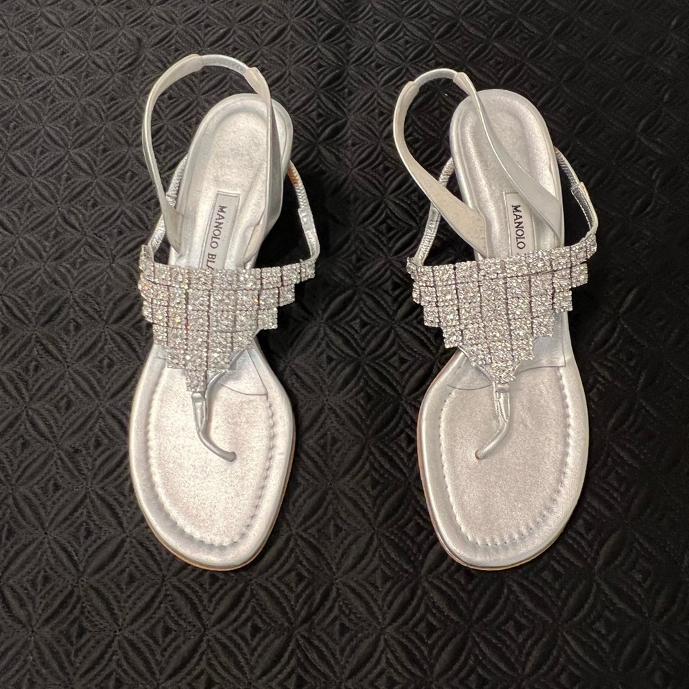 NEW Manolo Blahnik Crystal Silver Sandals. Evening. Wedding.Resort. Gorgeous.